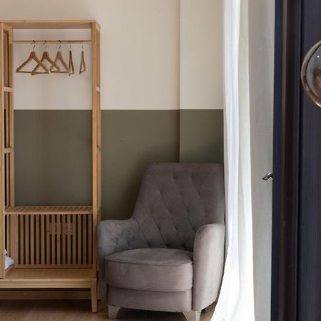 Luxurious 3-Bedroom Seaside Retreat Fully Renovated In 2025 Атина Екстериор снимка