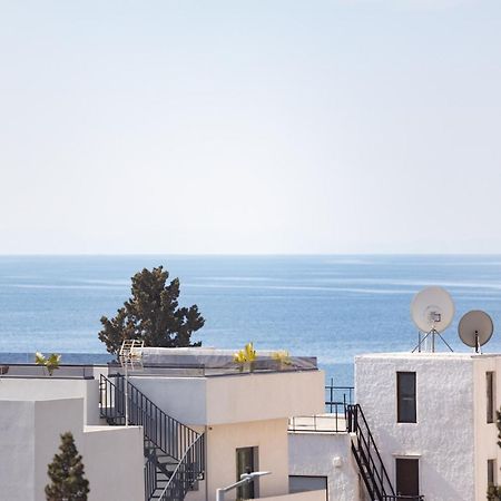 Luxurious 3-Bedroom Seaside Retreat Fully Renovated In 2025 Атина Екстериор снимка
