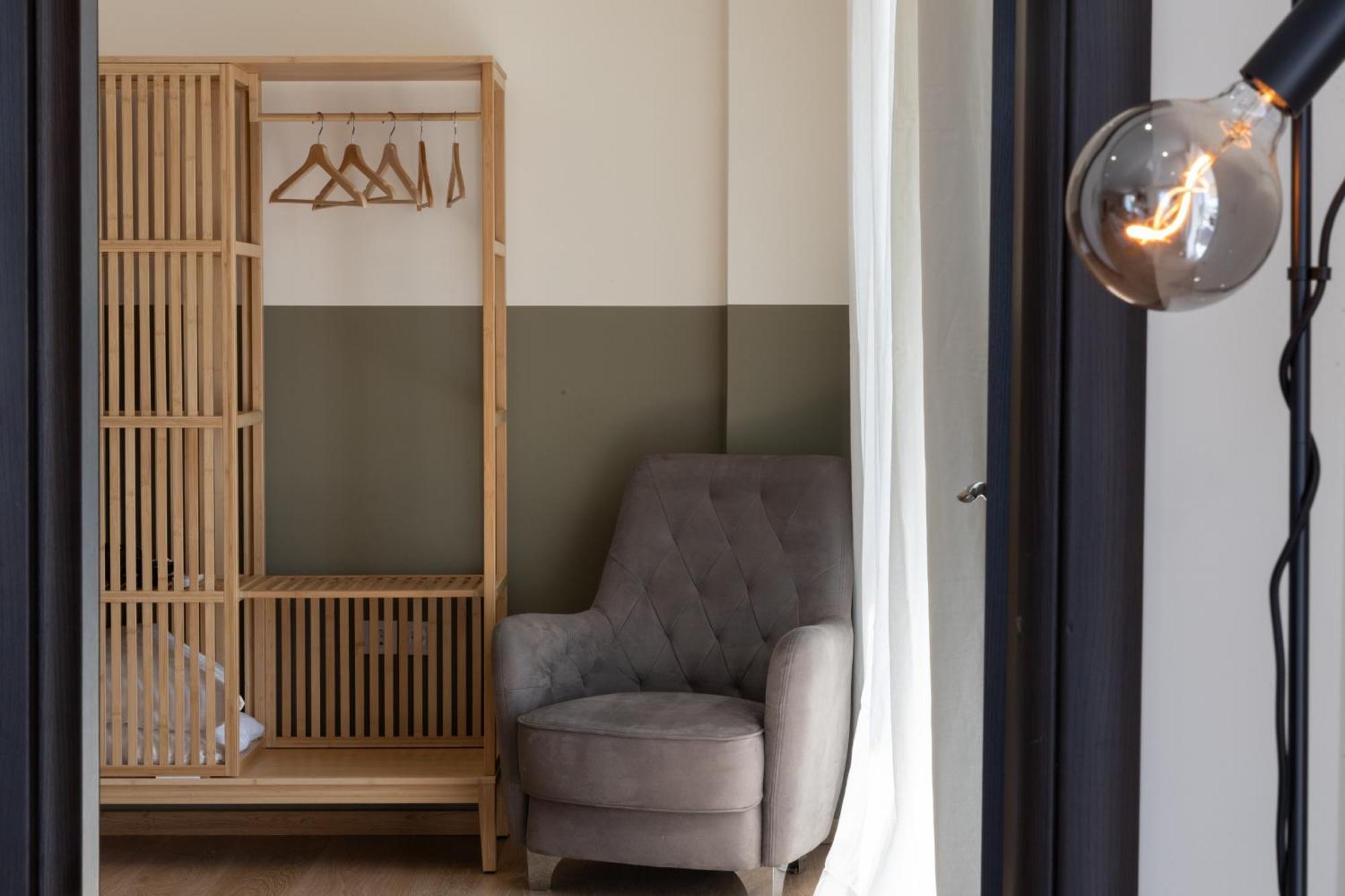 Luxurious 3-Bedroom Seaside Retreat Fully Renovated In 2025 Атина Екстериор снимка