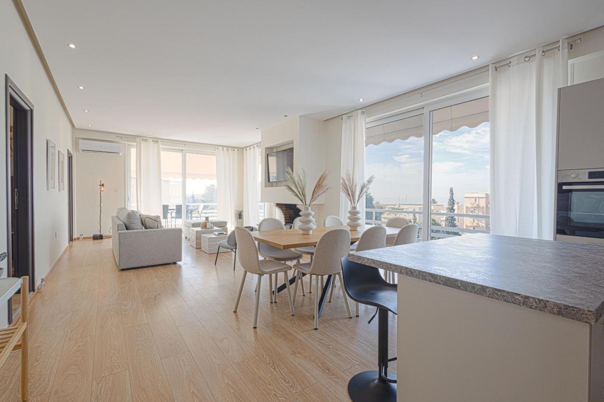 Luxurious 3-Bedroom Seaside Retreat Fully Renovated In 2025 Атина Екстериор снимка