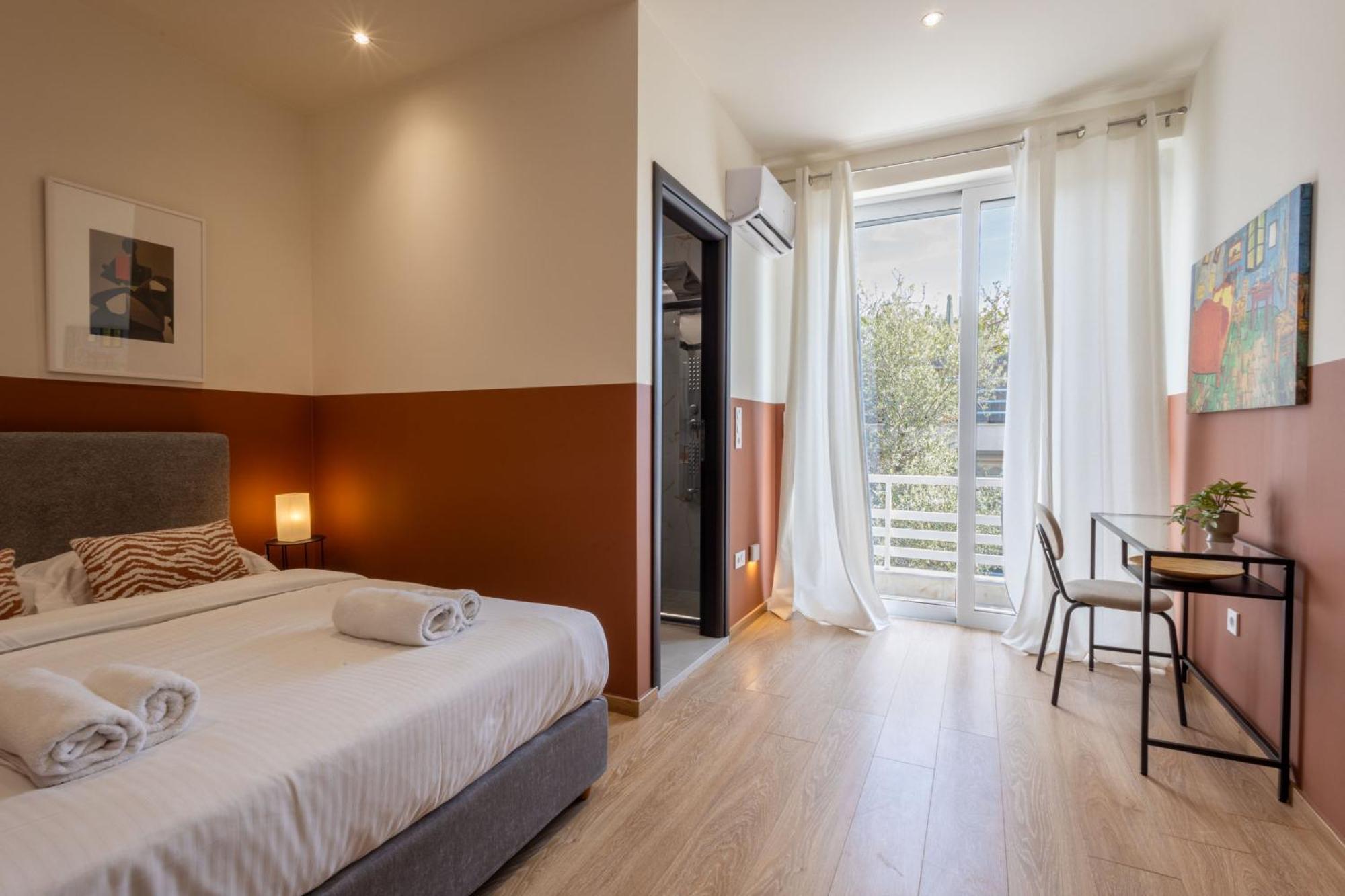 Luxurious 3-Bedroom Seaside Retreat Fully Renovated In 2025 Атина Екстериор снимка